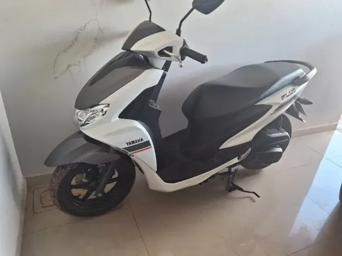 YAMAHA FLUO 125 semi nova 8300 km moto de mulher