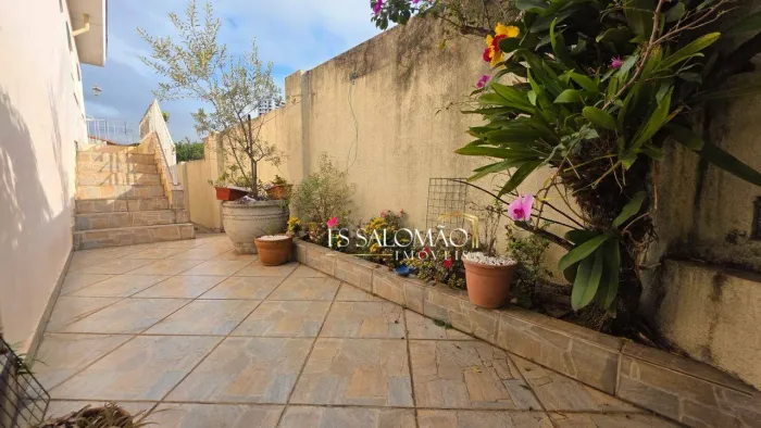 Casa Térrea de Esquina à Venda na Vila Romana | 174 m² de Terreno | 200 m² de Construção |