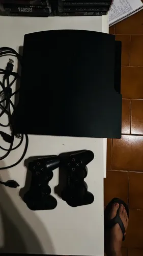 PlayStation 3 com 22 jogos originais