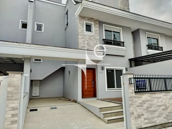 Casa 4 suítes Jurere Internacional