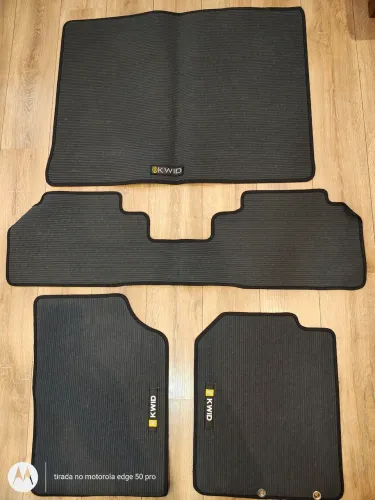 Tapetes Renault Kwid com traseiro inteiro e porta malas