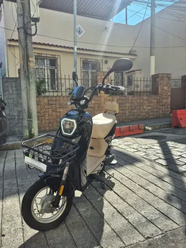 Vendo ou troco Hao Lee 1000w