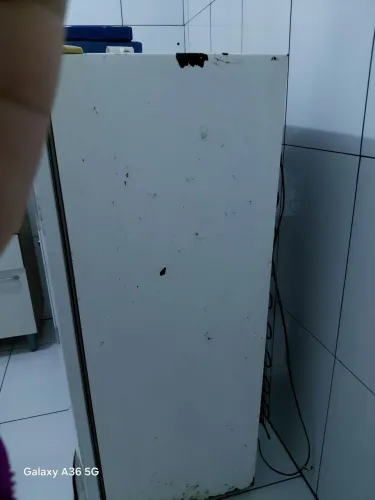 Geladeira semi nova