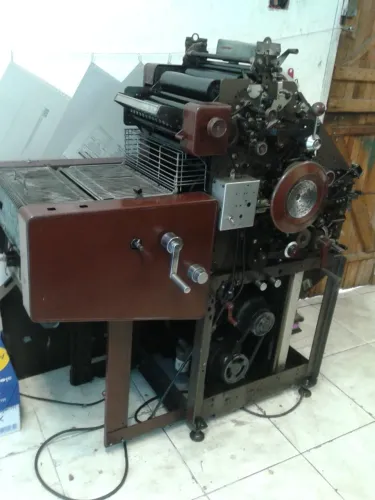 offset Abdick 8805 saída de corrente, lavador de rolaria rodando na gráfica vendendo para