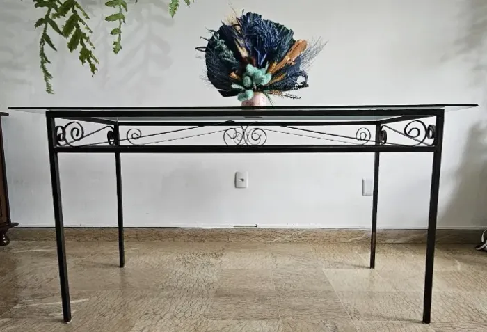 Mesa de jantar 6 lugares de ferro com tampo de vidro