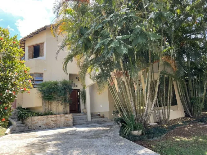 Casa à venda em Cotia, Parque Dom Henrique, com 3 suítes, com 350 m², Condomínio Dom Henri