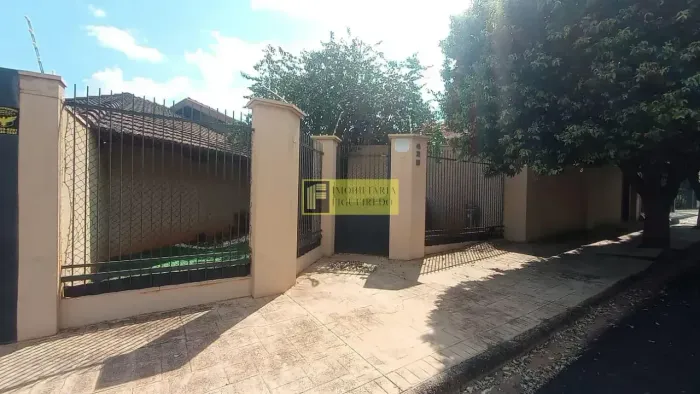 Casa para locação no Mancor Daud com 4 quartos, 5 banheiros, piscina e 6 vagas de garagem,