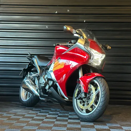 VFR 1200 F 1200F VERMELHA 2011/2011
