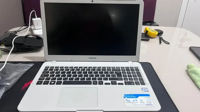 Notebook Samsung em bom estado de conservação 