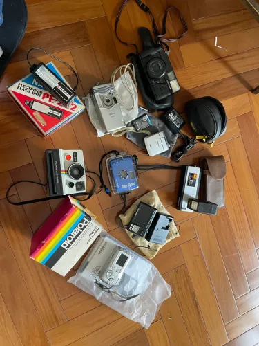 VENDO LOTE COMPLETO MAQ. FOTOGR. EDITOR DE VIDEO, FILMADORA E DISC MAN