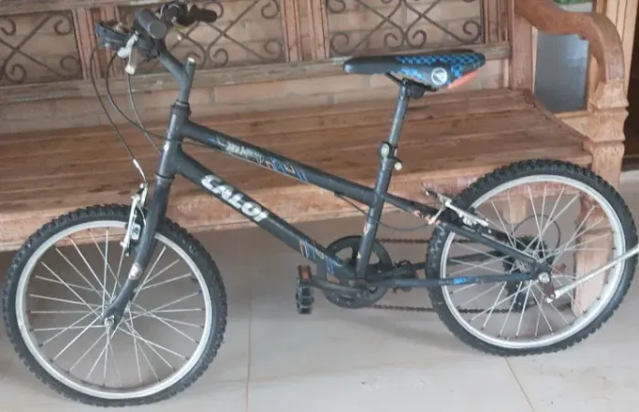 Bicicleta Infantil Caloi Hot Wheels, Aro 20", 7 Marchas Shimano, Freio V-Brake