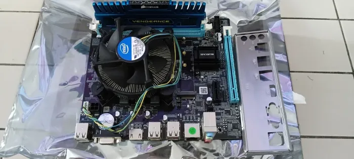 Kit placa-mãe + Proc. Intel Core i5 + 8gb de memória Corsair