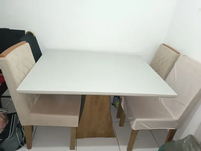 Mesa 4 cadeiras
