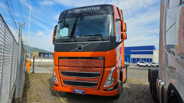 Volvo FH 460 6x2 2024/2025 -  GELADEIRA, DEFLETOR DE AR, UNICO DONO