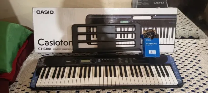 Teclado CASIOTONE CT-S300 novo, na caixa, nunca usado