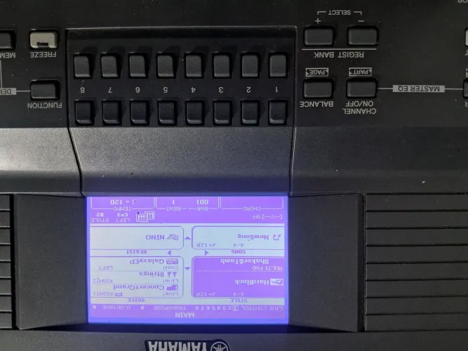 Teclado yamaha psr s670