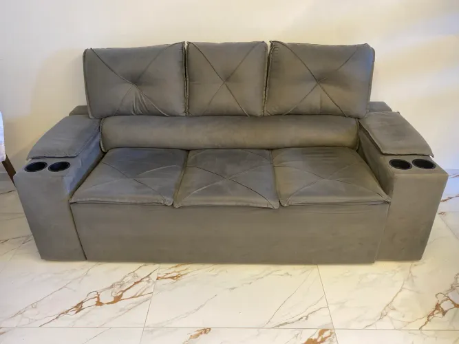 Vende-se Sofá semi novo - 3 lugares, reclinável. 