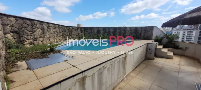 Cobertura na Saúde com 200m², 2 quartos, 3 vagas e piscina