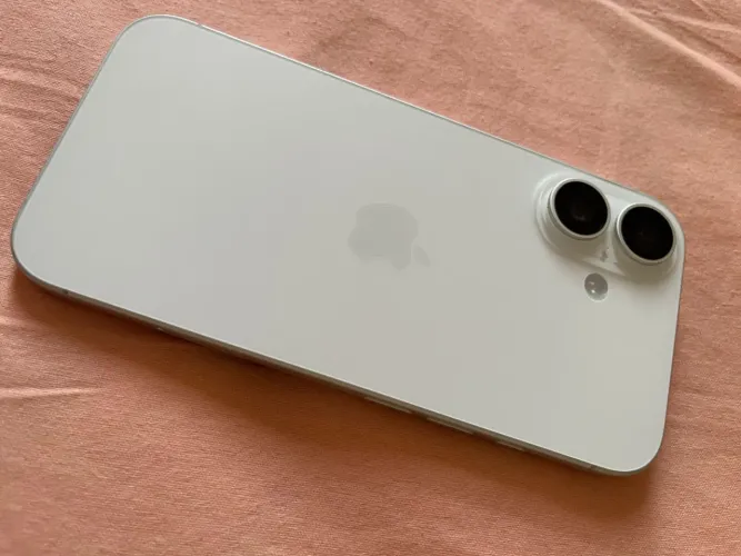 Vendo IPHONE 16 branco