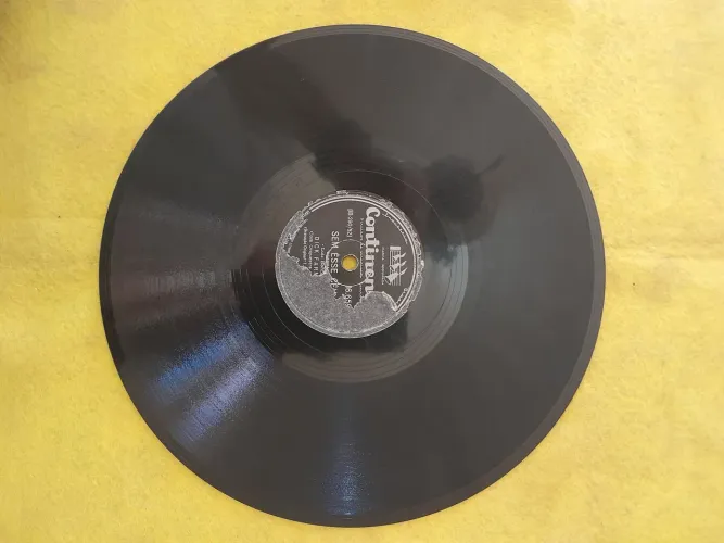 DISCOS EM 78 ROTACOES GOMA LACA D3CADA DE 1940
