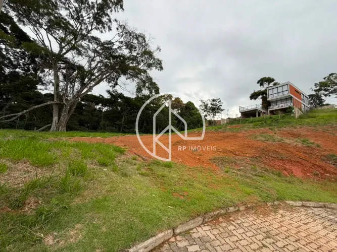 Imóvel para venda possui 630 metros quadrados em Salvaterra - Juiz de Fora - MG