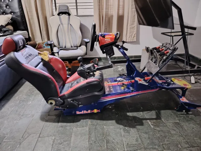 Cockpit Redbull com volante g920 com pedal e câmbio .