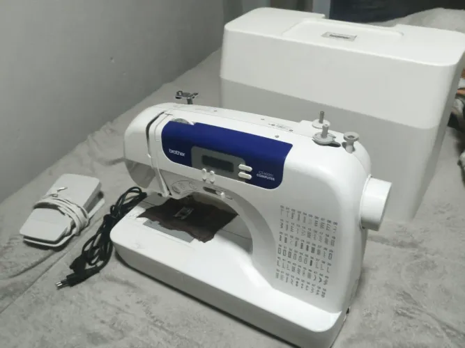 Máquina de costura brother 6000i