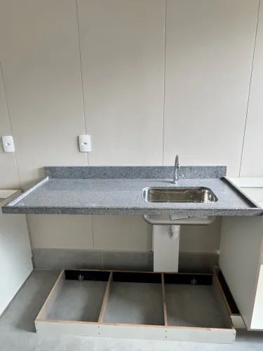 BANCADA EM GRANITO + PIA E TORNEIRA