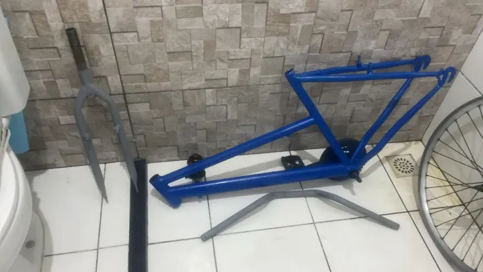 Vende-se quadro de bicicleta aro 26 pintado