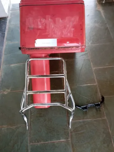 Vendo Kit com baú e suporte completo para moto CG Titan cargo