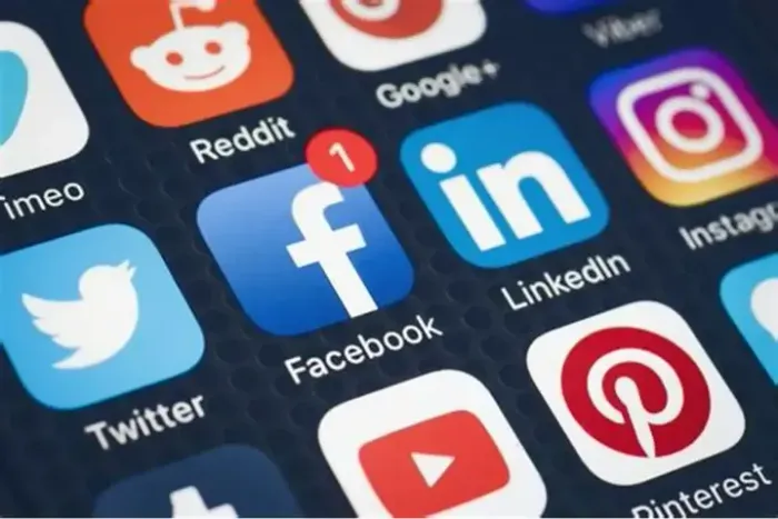 cuidamos do seu Instagram padarias/ supermercados / loa de roupa / otica