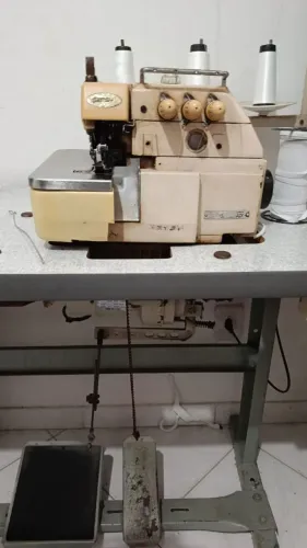 Máquina Overclock Industrial - Costura