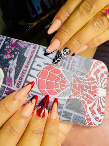 Unhas acrílicas 