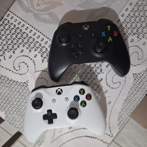 X box série s 512 gb mais dois controles