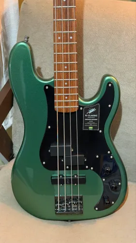 Baixo SGT PJ Classic 4 cordas