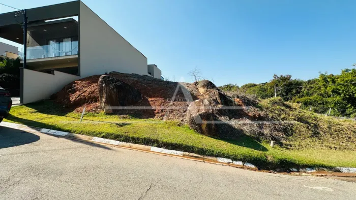 Terreno de 360m² à Venda no Condomínio Parque Imperador