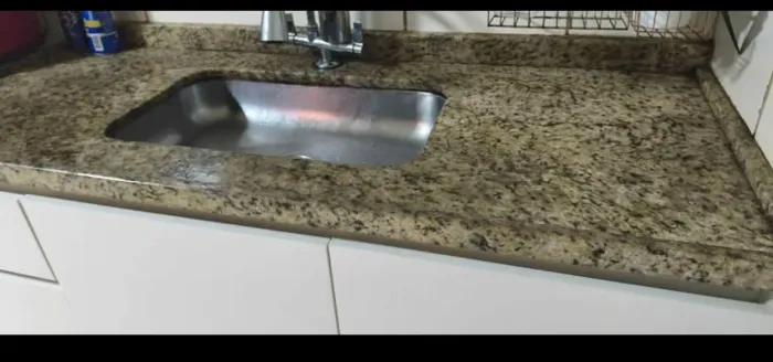 Pia inox com pedra em granito