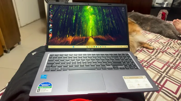 Notebook ASUS em estado de novo 