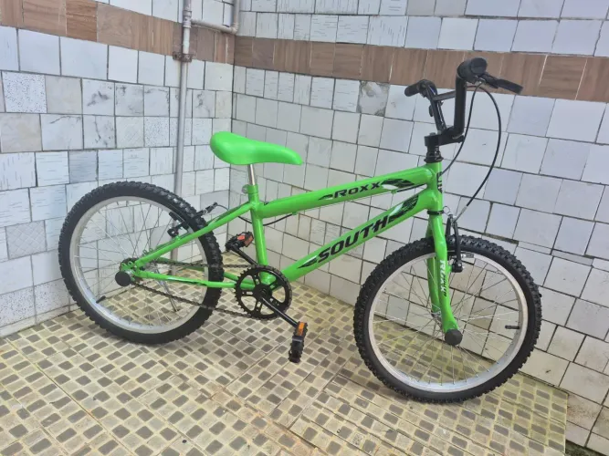 Bicicleta aro 20 semi nova