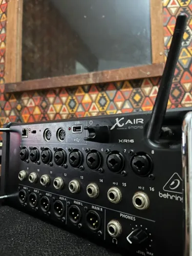 MESA DE SOM DIGITAL BEHRINGER XR 16 NOVA / ZERO ( NUNCA USADA ! ) 