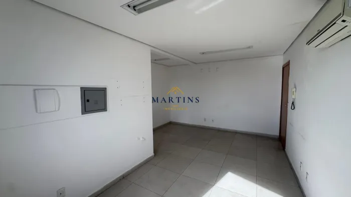Sala comercial para alugar no Centro, 24 m², ar-condicionado, vaga coberta e ele