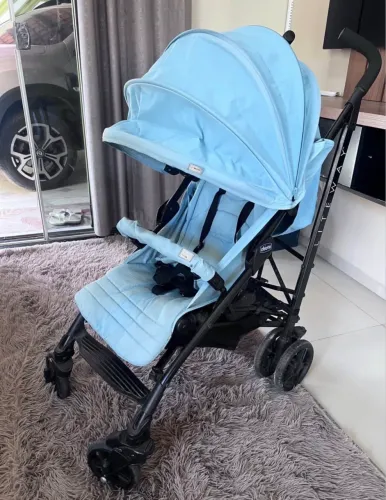 Vendo carrinho de bebê Chico