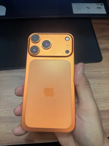 iPhone XR 17 Pro