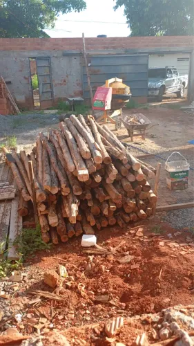 Vende-se escoras pra laje.