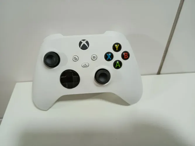 Controle XBOX One S ROBOT WHITE Semi-Novo 360 nunca foi aberto