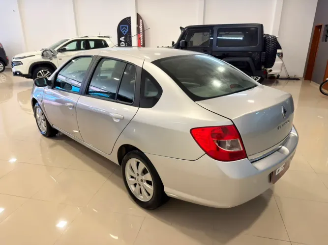 Renault Symbol Privilège Hi-flex 1.6 16V 4P 2011