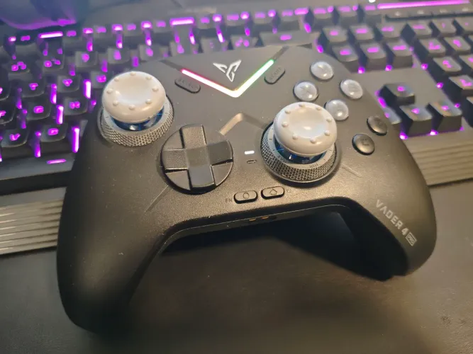 FLydigi VADER 4 pro - seminovo