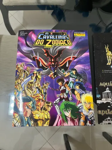 Albúm Cavaleiros do Zodíaco com Poster - Completo