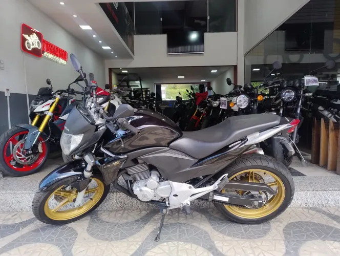 Honda/CB300R, 2015/2015, troco por moto.