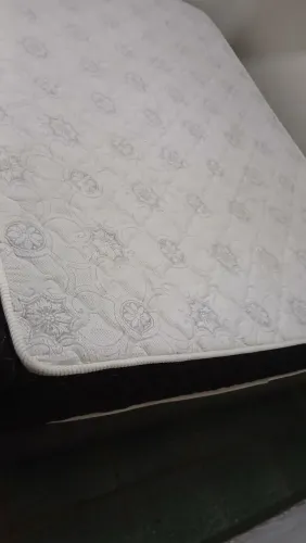Cama e colchão
